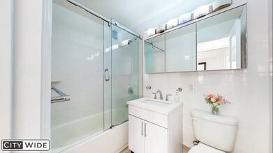 96 Fifth Ave in New York, NY - Building Photo - Building Photo