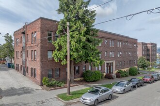 Glen Ellen Apartments in Seattle, WA - Building Photo - Building Photo