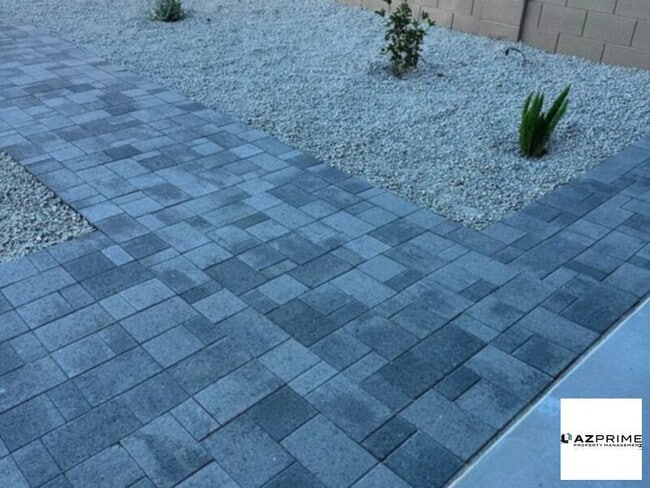 property at 7612 W Saddlehorn Rd