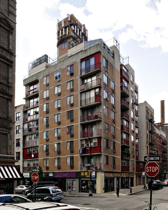 Kwok Wah House Condominium in New York, NY - Building Photo