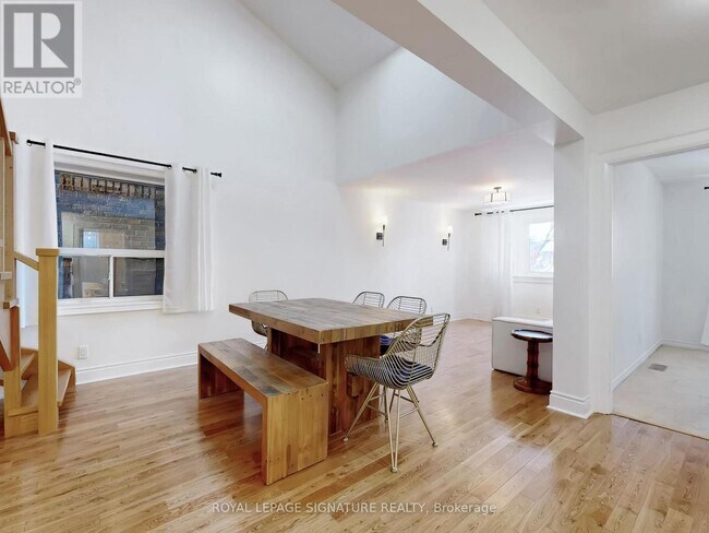 117 Westmount Ave in Toronto, ON - Building Photo - Building Photo