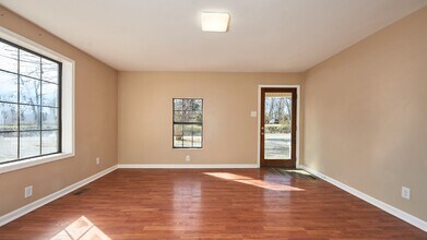 124 Railroad St in Cedar Hill, TN - Building Photo - Building Photo
