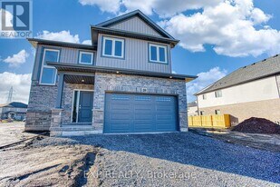 20 Elvira Wy in Thorold, ON - Building Photo