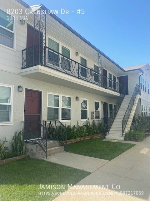 8203 Crenshaw Dr in Inglewood, CA - Building Photo - Building Photo