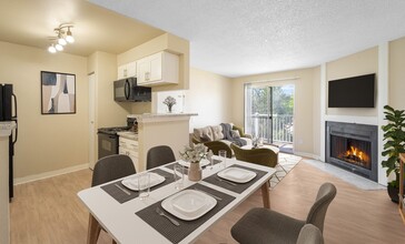 Bella Terra at City Center Apartments in Aurora, CO - Building Photo - Building Photo