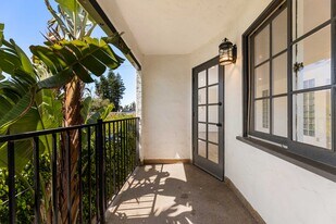 801 S Burnside Ave, Unit A in Los Angeles, CA - Building Photo