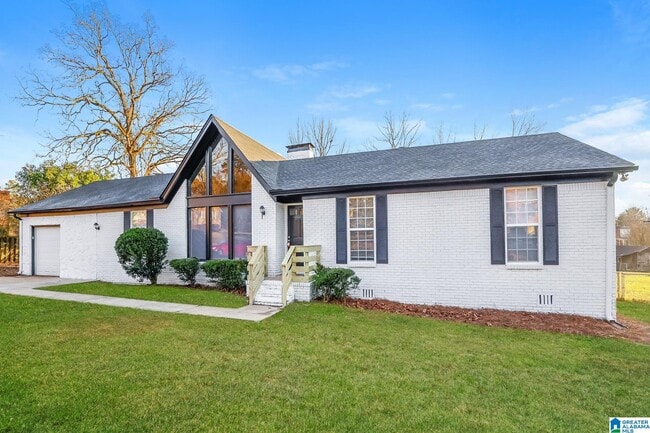 602 Greenbriar Rd in Fairfield, AL - Building Photo - Building Photo