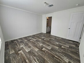 6620 Hidden Oaks Dr in North Fort Myers, FL - Building Photo - Building Photo