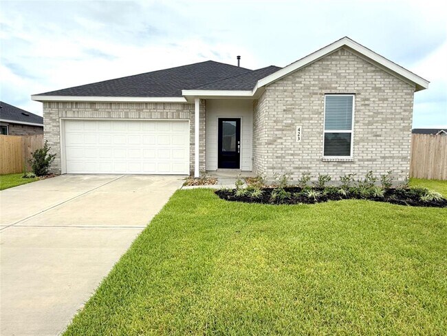 423 Amy St in Angleton, TX - Building Photo - Building Photo