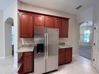 708 Lakeworth Cir in Lake Mary, FL - Foto de edificio - Building Photo