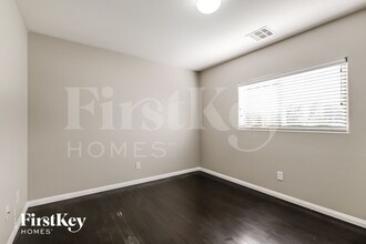 6305 Climbing Vine Ave in Las Vegas, NV - Building Photo - Building Photo