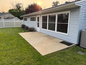 82 Indian Creek Dr in Levittown, PA - Building Photo - Building Photo