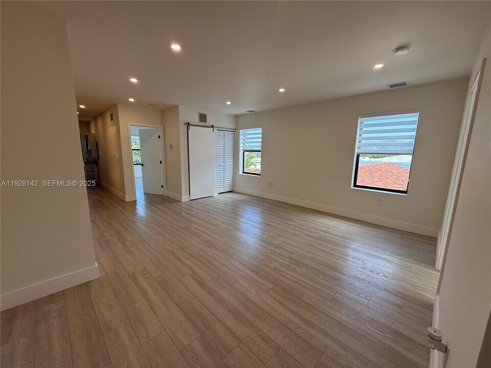 1721 SW 13th St in Miami, FL - Building Photo