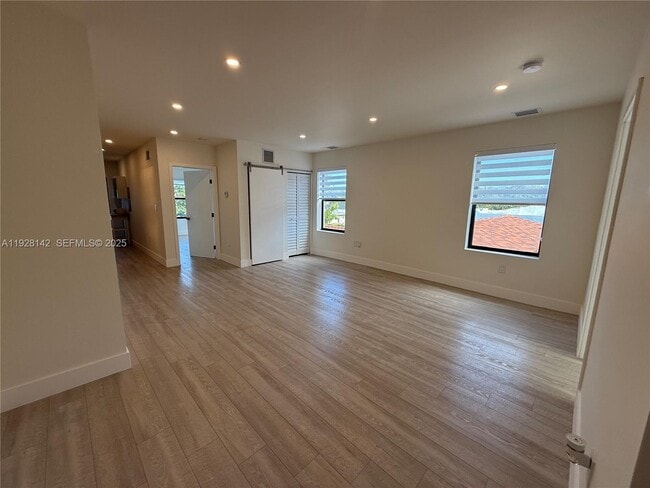 property at 1721 SW 13th St