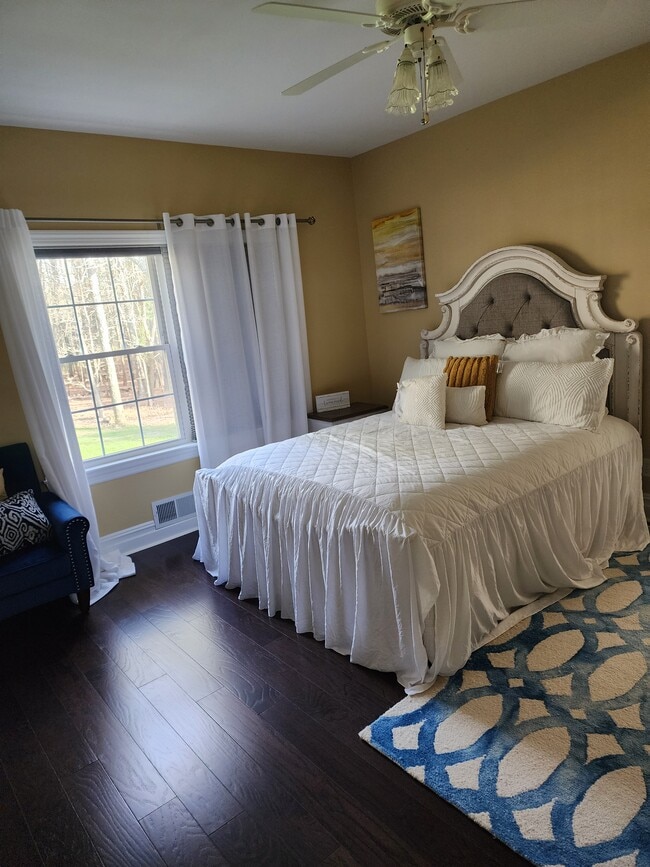 property at 6 Ramapo Ct
