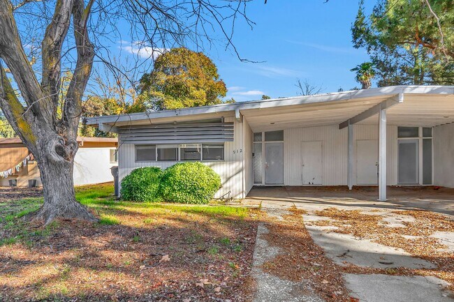 912-912 J St in Davis, CA - Building Photo - Building Photo