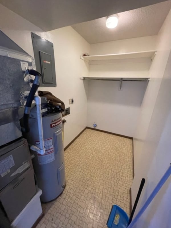 909 E 24th Ave in Hutchinson, KS - Building Photo - Building Photo