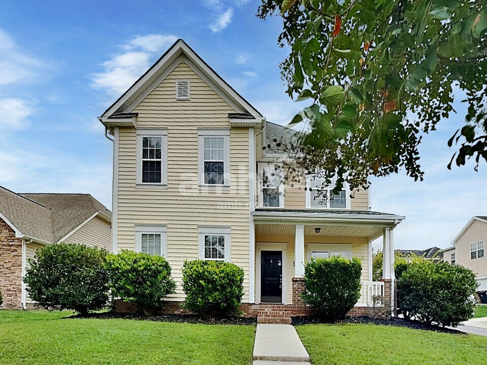 1013 Triple Crown Dr in Indian Trail, NC - Building Photo