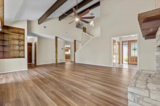 8606 Mesa Dr in Austin, TX - Building Photo - Building Photo