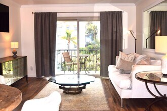 Sea Cliff Apartments in Santa Barbara, CA - Building Photo - Building Photo