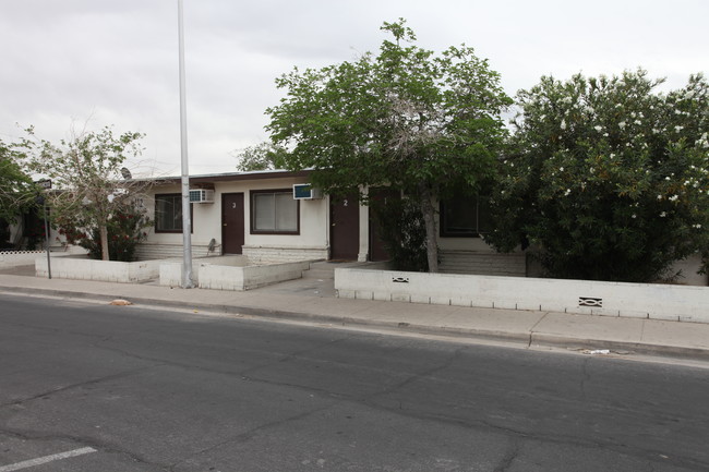 2412 Sunrise Ave in Las Vegas, NV - Foto de edificio - Building Photo