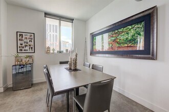 700 NE 25th St in Miami, FL - Building Photo - Building Photo