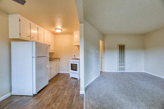 ReNew Arden in Sacramento, CA - Building Photo - Building Photo
