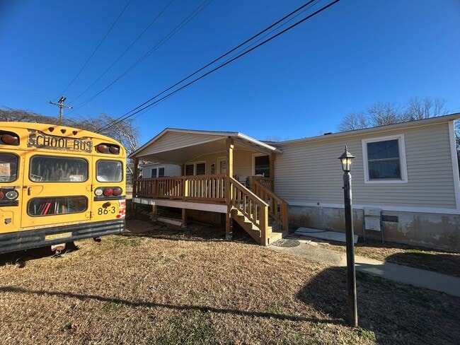 101 Stone Dr in Swannanoa, NC - Building Photo - Building Photo