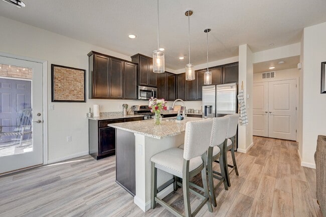 1841 S Dunkirk St in Aurora, CO - Building Photo - Building Photo