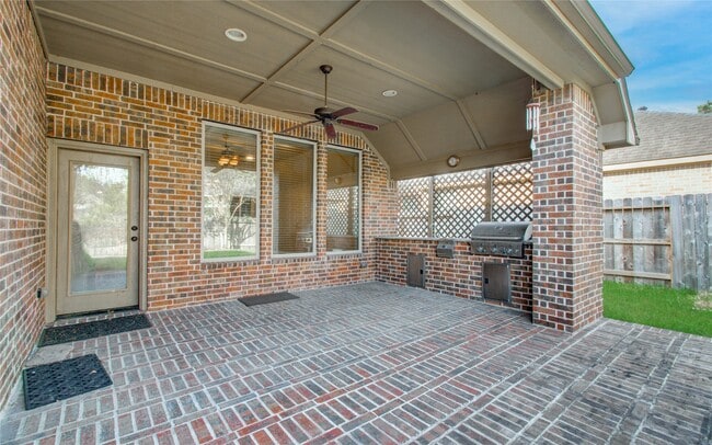 8215 Laughing Falcon Trail