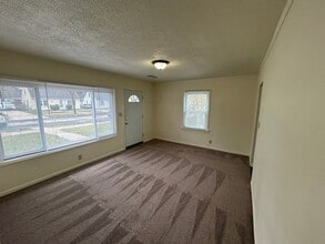 5729 N 58th St in Milwaukee, WI - Building Photo - Building Photo