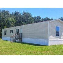1520 Thomas Dr in Darlington, SC - Building Photo