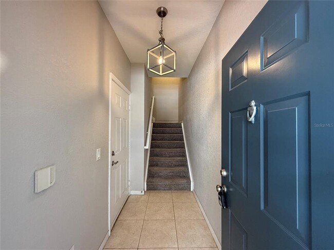 2586 Grand Central Pkwy in Orlando, FL - Building Photo - Building Photo