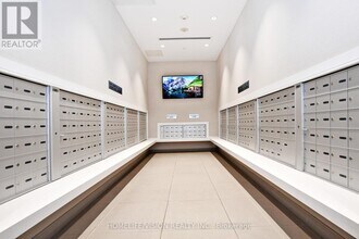 9205-9205 Yonge St in Richmond Hill, ON - Building Photo - Building Photo