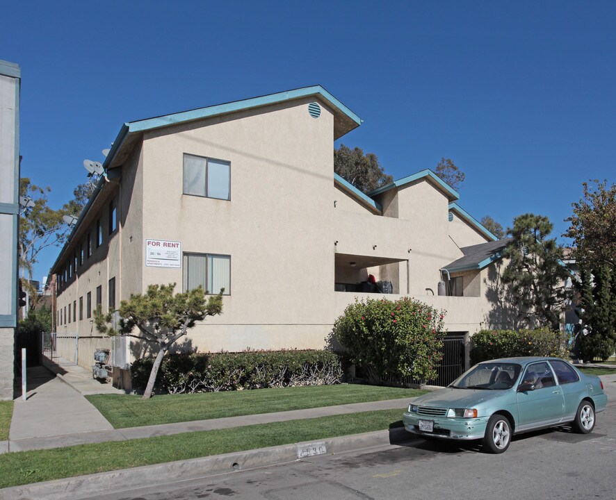 Peninsula Apartments in Lawndale, CA - Building Photo