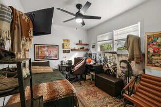 6124 Pembroke Dr in San Diego, CA - Building Photo - Building Photo