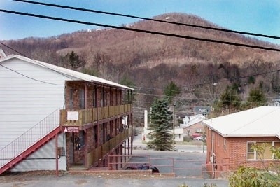 J&B Apartments in Boone, NC - Building Photo