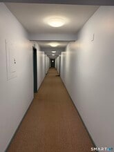 70 Farmington Ave in New London, CT - Building Photo - Building Photo