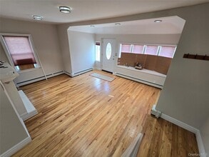 492A Cornell Ave in Rockville Centre, NY - Building Photo - Building Photo