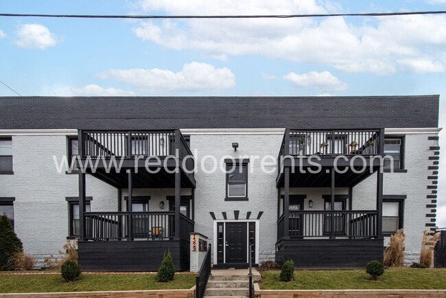 1329 E Market St in Indianapolis, IN - Foto de edificio - Building Photo