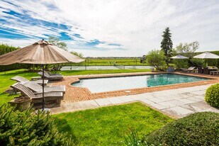 187 Erica's Ln in Sagaponack, NY - Building Photo