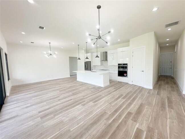 15561 Aldama Cir in Port Charlotte, FL - Building Photo - Building Photo