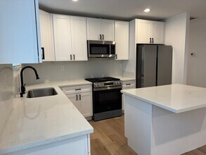 1215 N Vista St, Unit 1215 in West Hollywood, CA - Building Photo - Building Photo