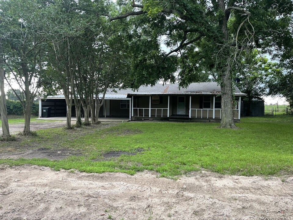 499 Airport Rd in Emory, TX - Building Photo
