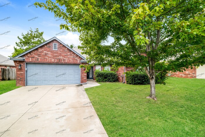 9706 N 98th E Ave in Owasso, OK - Building Photo