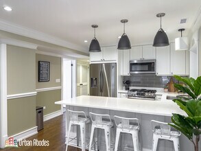 3453 N Hoyne Ave, Unit J02W in Chicago, IL - Building Photo - Building Photo