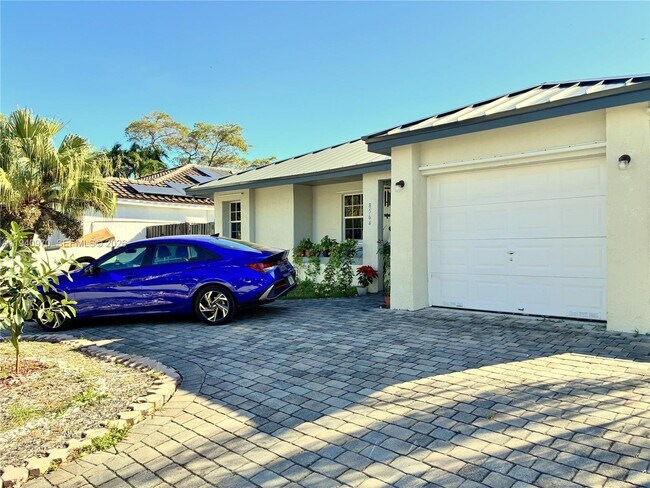 8564 SW 210th Terrace in Cutler Bay, FL - Building Photo - Building Photo