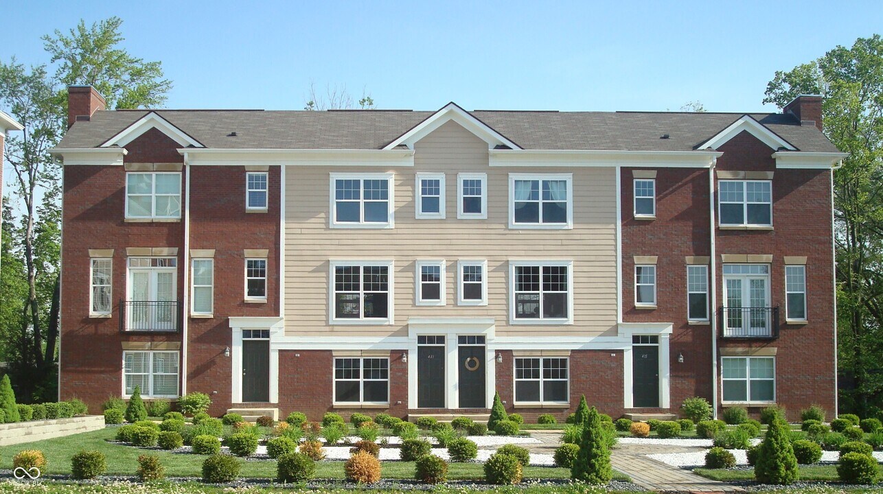 428 Neuman Way in Carmel, IN - Building Photo