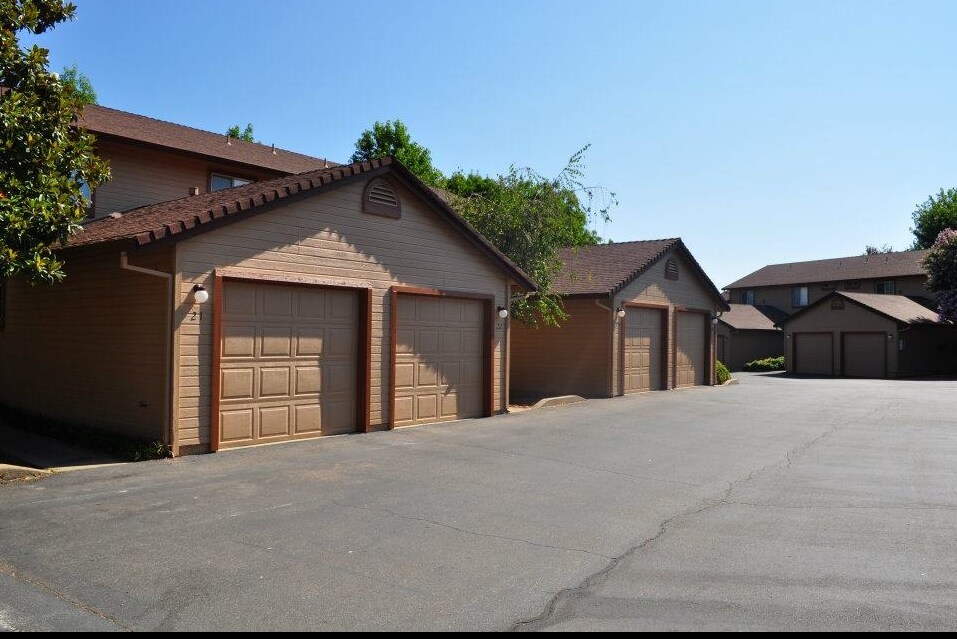 Windsor Court Apartments in Redding, CA - Foto de edificio