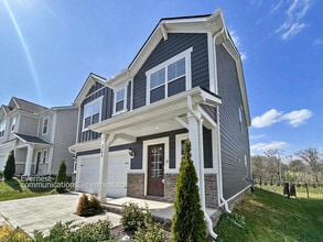 2284 Robert Gwynne Dr in Smyrna, TN - Building Photo - Building Photo